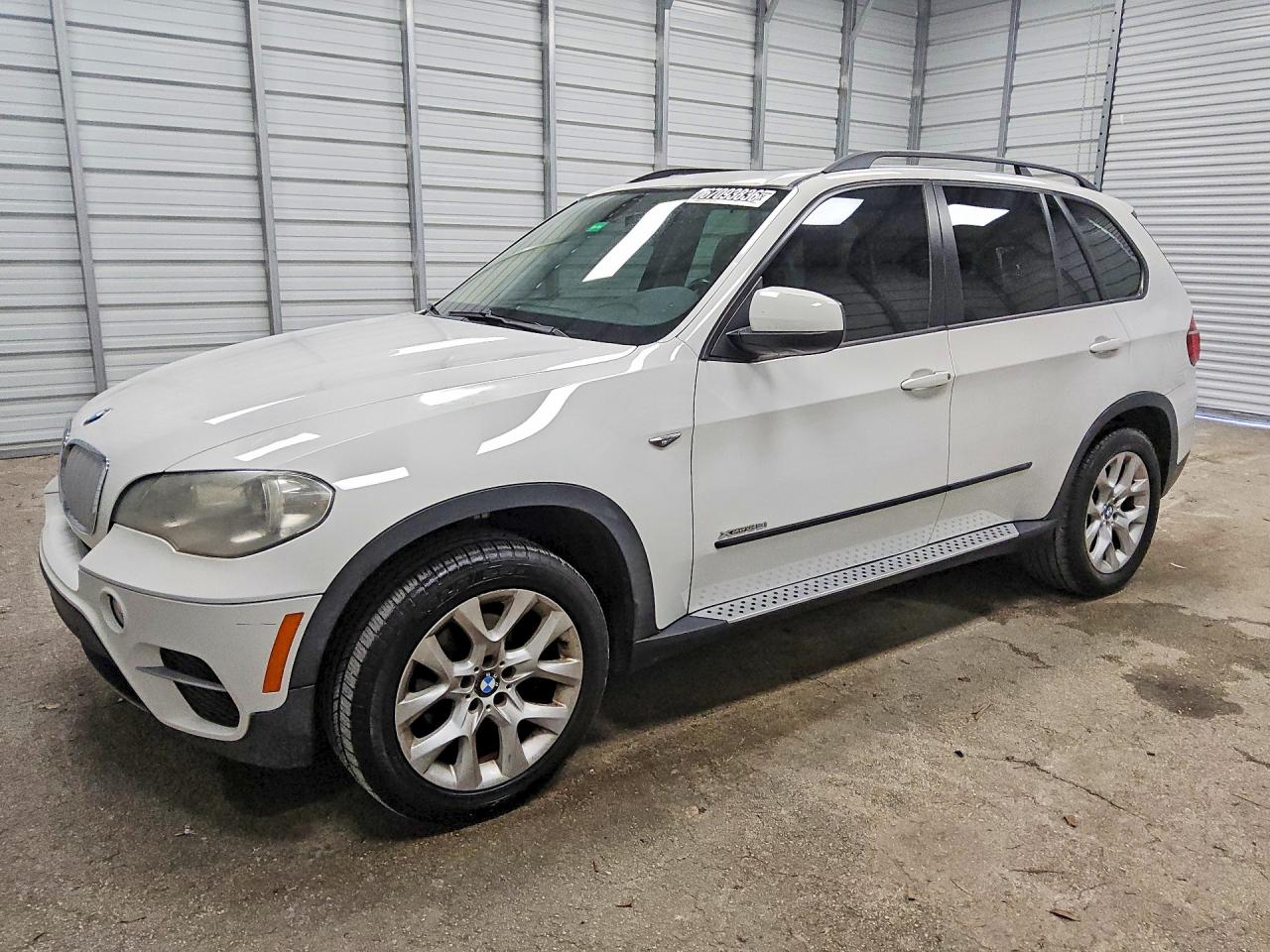 2013 BMW X5 xDrive35i — Front 3/4