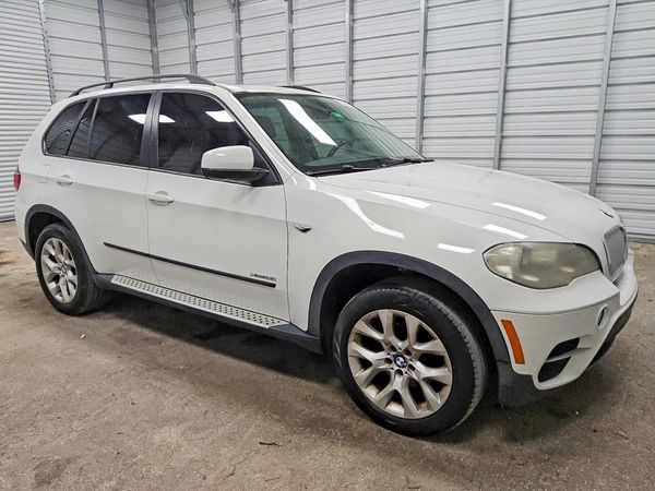 2013 BMW X5 xDrive35i — Passenger 3/4