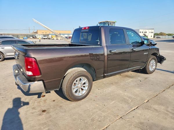 2016 RAM 1500 SLT