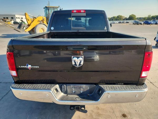 2016 RAM 1500 SLT
