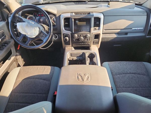 2016 RAM 1500 SLT