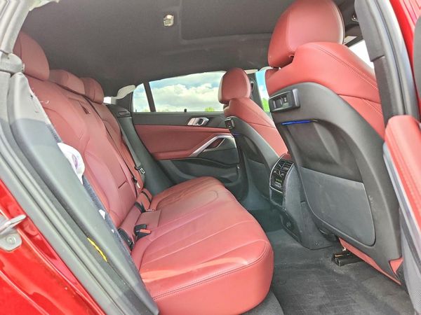 2022 BMW X6 xDrive40i