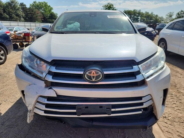 2018 TOYOTA HIGHLANDER LE/LE Plus