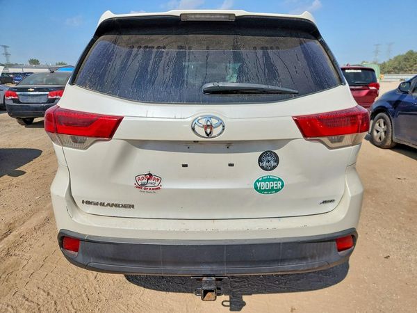 2018 TOYOTA HIGHLANDER LE/LE Plus