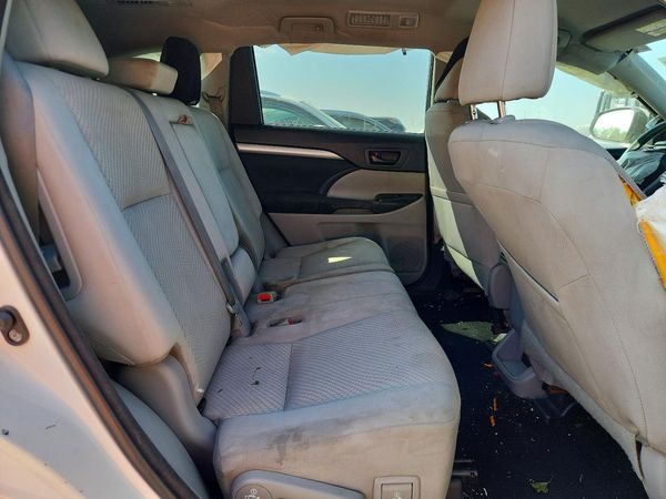 2018 TOYOTA HIGHLANDER LE/LE Plus