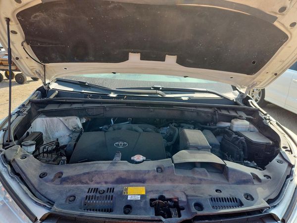 2018 TOYOTA HIGHLANDER LE/LE Plus