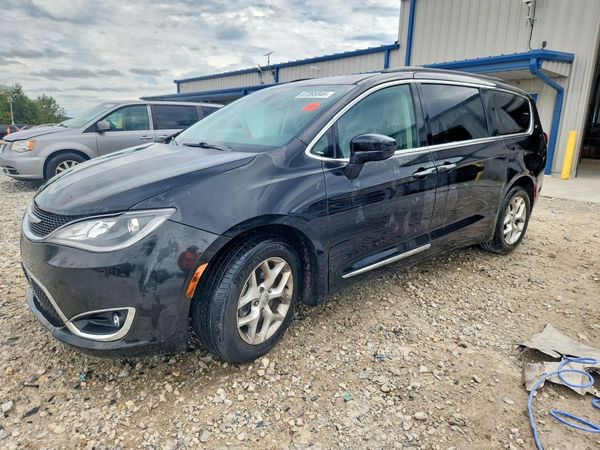 2017 CHRYSLER PACIFICA — DSFA — Front 3/4