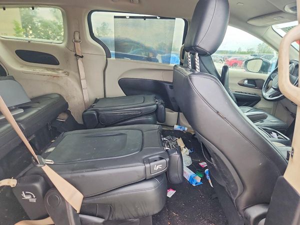 2017 CHRYSLER PACIFICA Touring L — PSRS