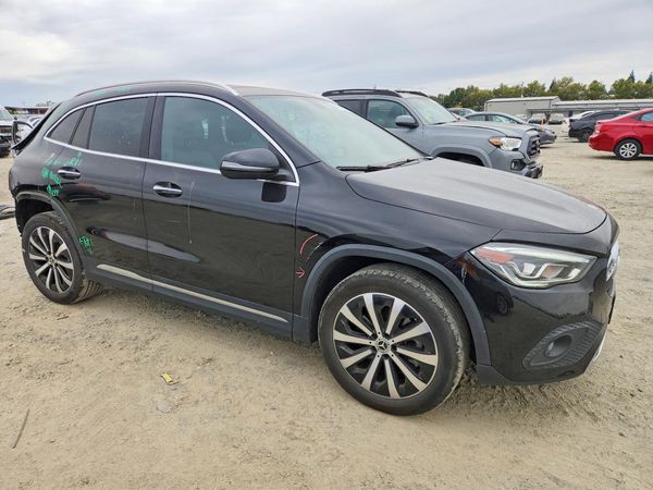 2023 MERCEDES-BENZ GLA
