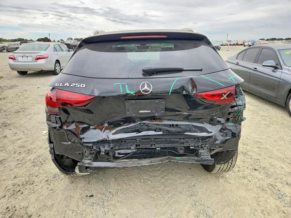 2023 MERCEDES-BENZ GLA