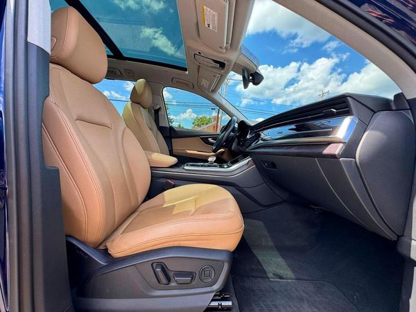 2020 AUDI Q7 quattro Premium Plus