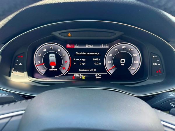 2020 AUDI Q7 quattro Premium Plus
