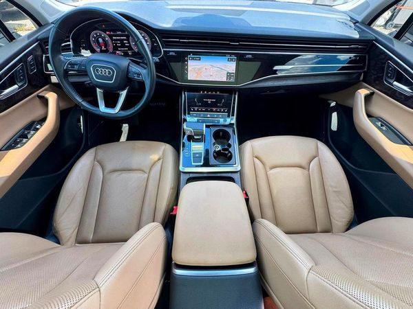 2020 AUDI Q7 quattro Premium Plus