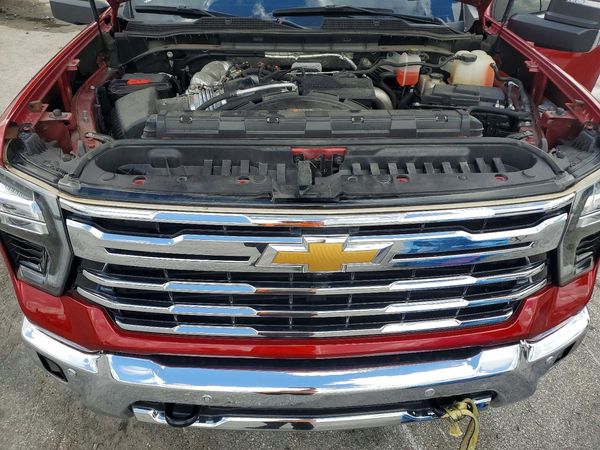 2024 CHEVROLET SILVERADO LTZ — Engine bay