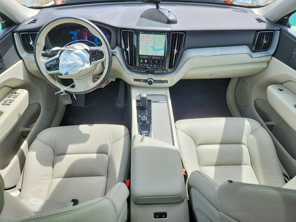 2024 VOLVO XC60