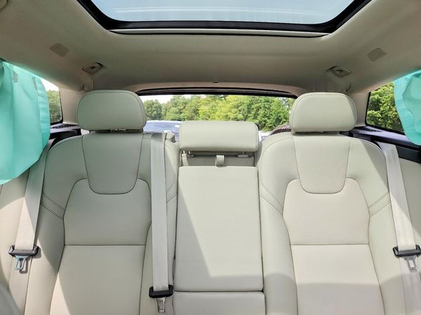 2024 VOLVO XC60