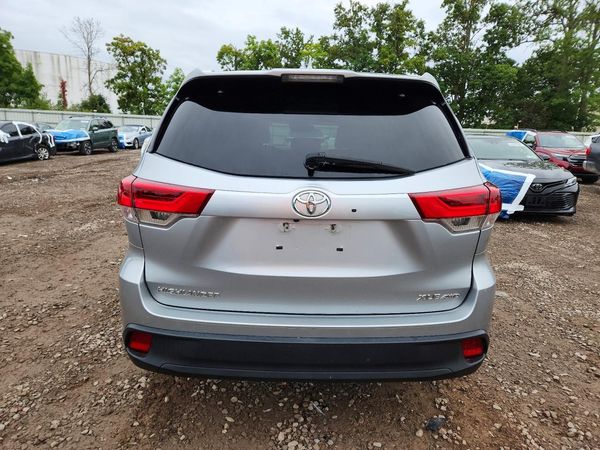 2018 TOYOTA HIGHLANDER SE/XLE
