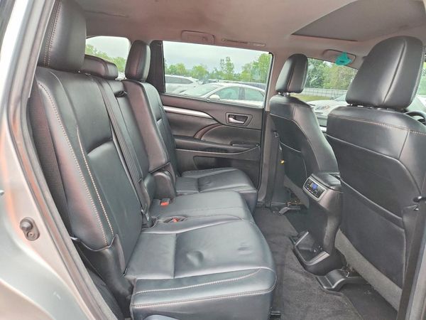 2018 TOYOTA HIGHLANDER SE/XLE