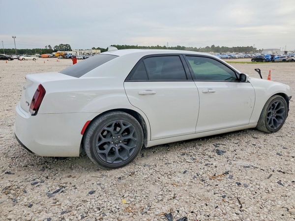 2020 CHRYSLER 300