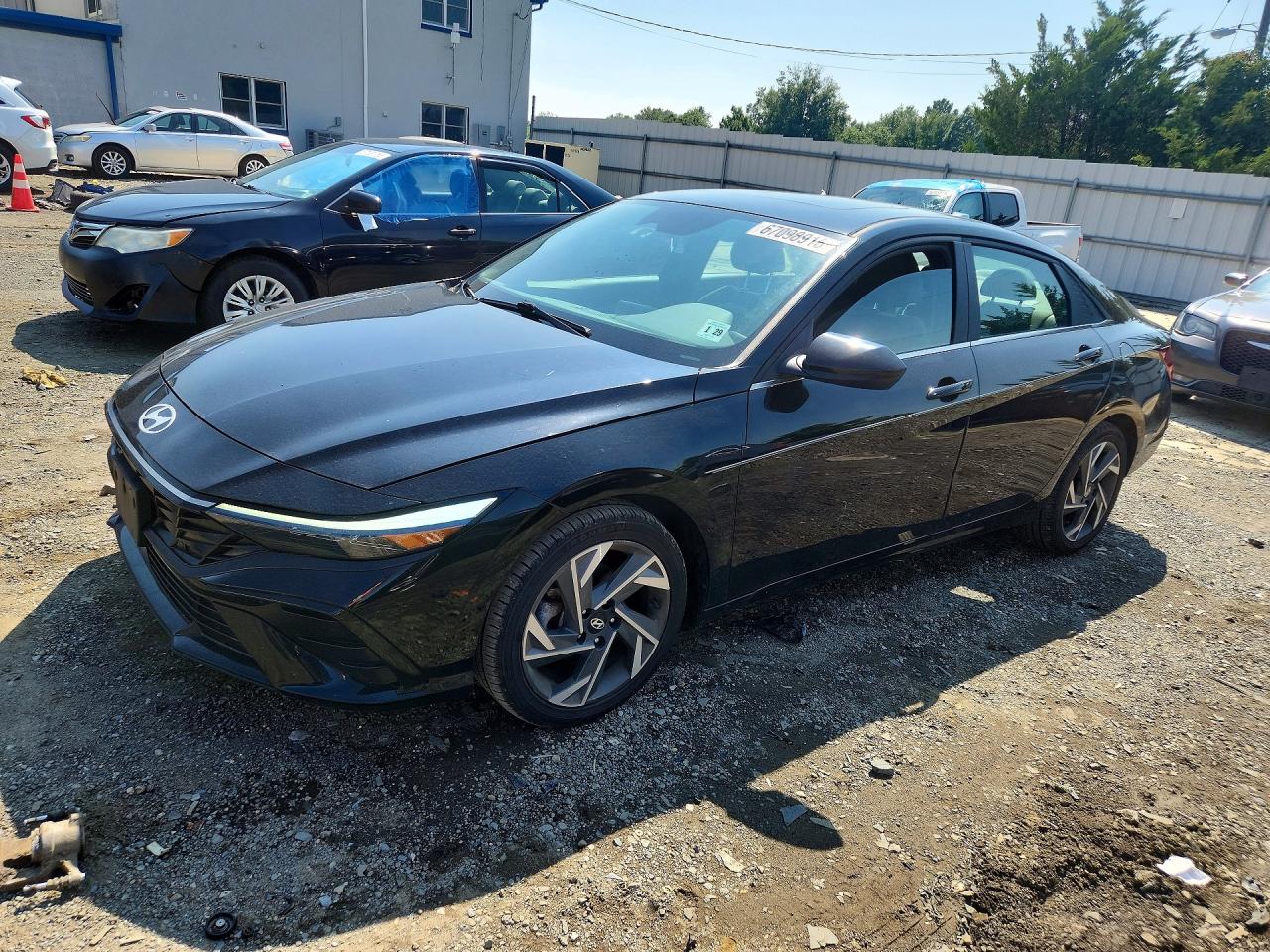 2024 HYUNDAI ELANTRA