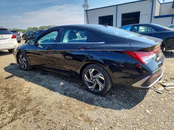 2024 HYUNDAI ELANTRA