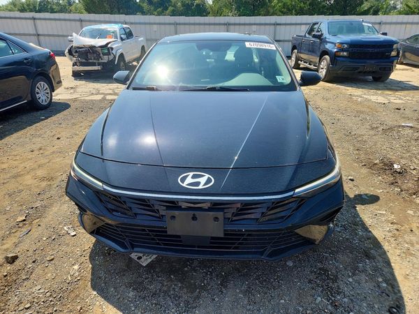 2024 HYUNDAI ELANTRA