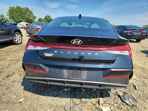 2024 HYUNDAI ELANTRA
