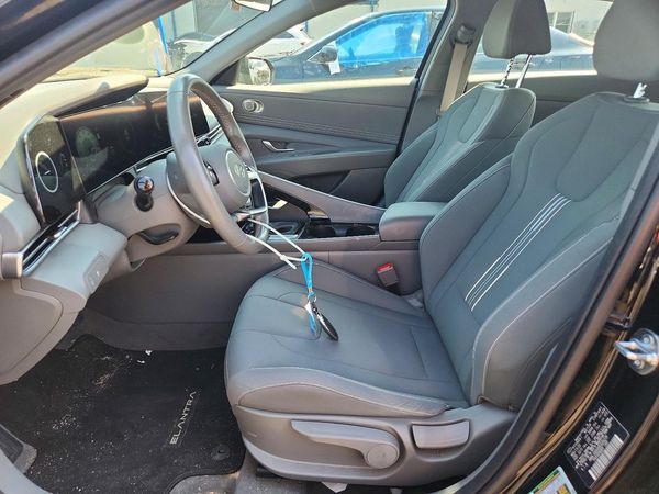 2024 HYUNDAI ELANTRA