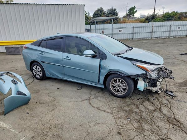 2018 TOYOTA PRIUS