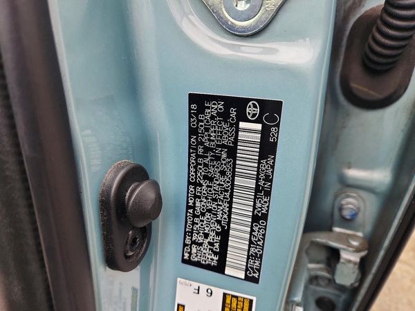2018 TOYOTA PRIUS