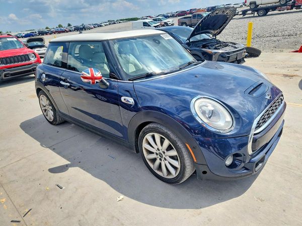 2018 MINI COOPER