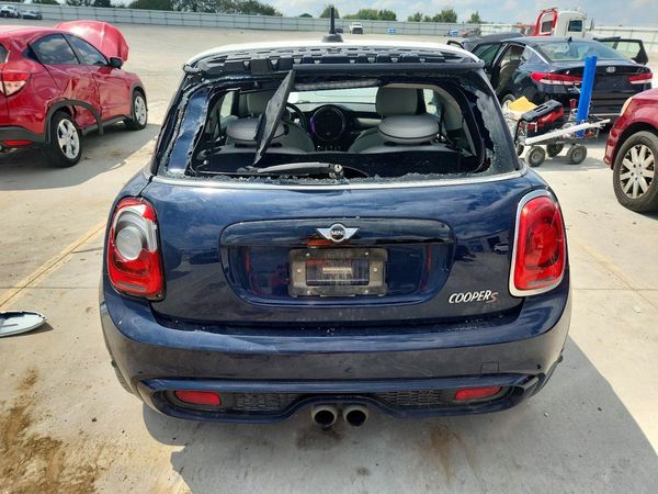 2018 MINI COOPER