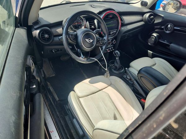 2018 MINI COOPER