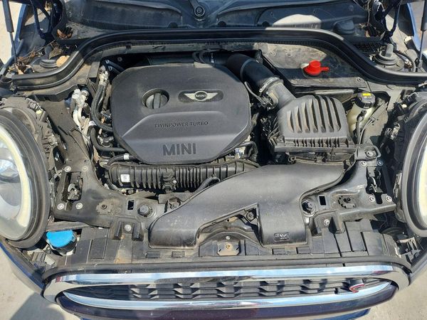 2018 MINI COOPER