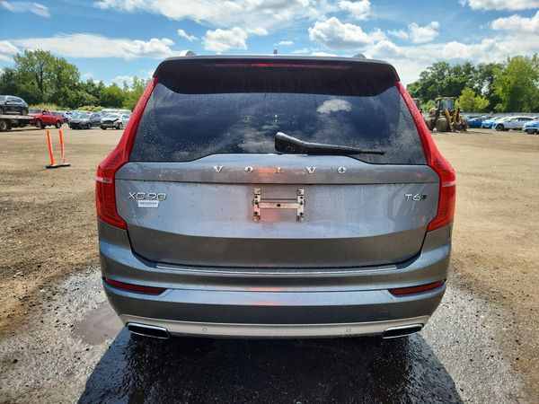 2016 VOLVO XC90