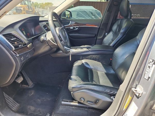 2016 VOLVO XC90