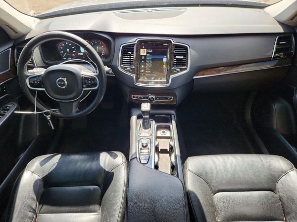 2016 VOLVO XC90