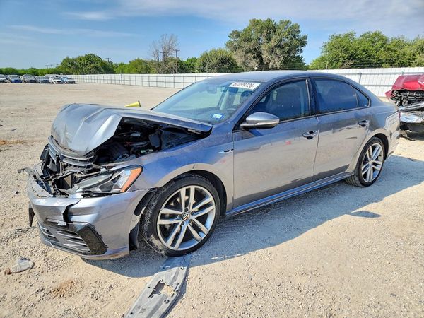 2018 VOLKSWAGEN PASSAT — DSFA — Front 3/4