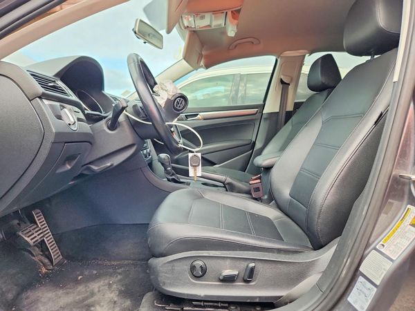 2018 VOLKSWAGEN PASSAT S, R-Line — DENT