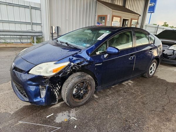 2015 TOYOTA PRIUS