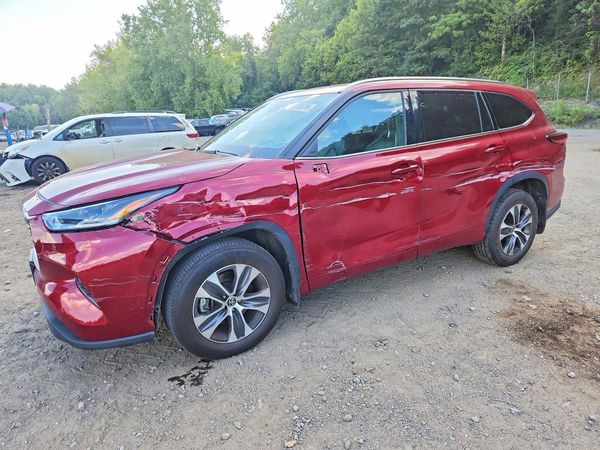 2021 TOYOTA HIGHLANDER XLE