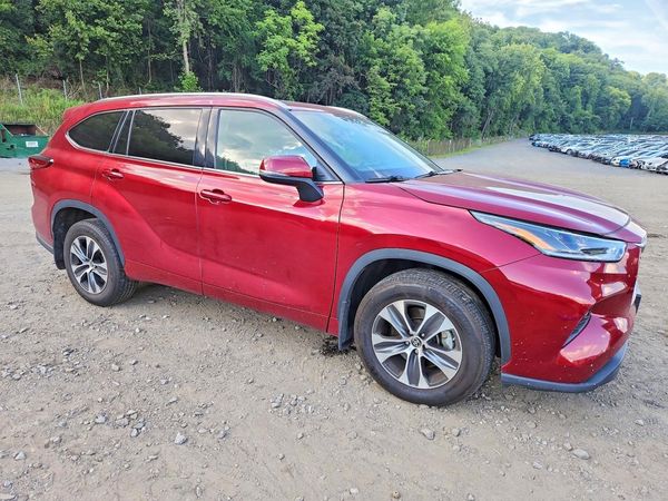 2021 TOYOTA HIGHLANDER XLE