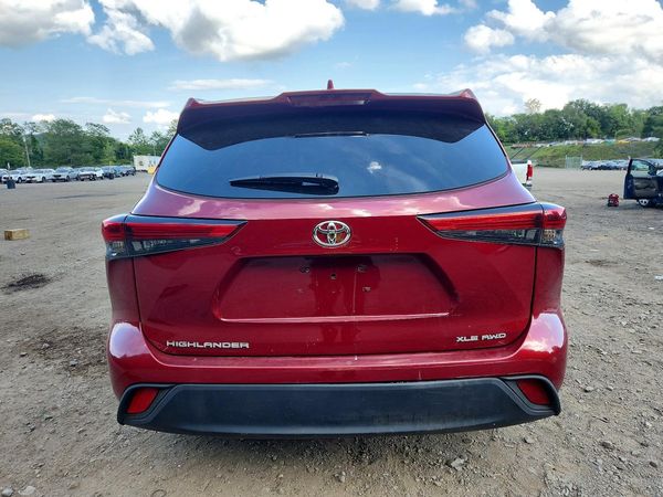 2021 TOYOTA HIGHLANDER XLE
