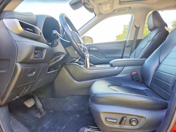 2021 TOYOTA HIGHLANDER XLE
