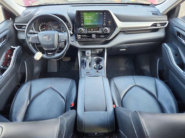 2021 TOYOTA HIGHLANDER XLE
