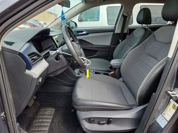 2022 VOLKSWAGEN TAOS SE