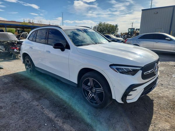 2024 MERCEDES-BENZ GLC