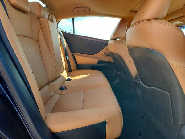 2024 LEXUS ES 350