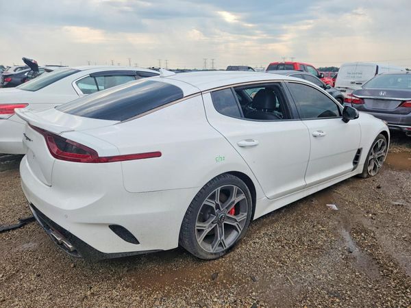 2021 KIA STINGER