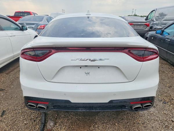 2021 KIA STINGER